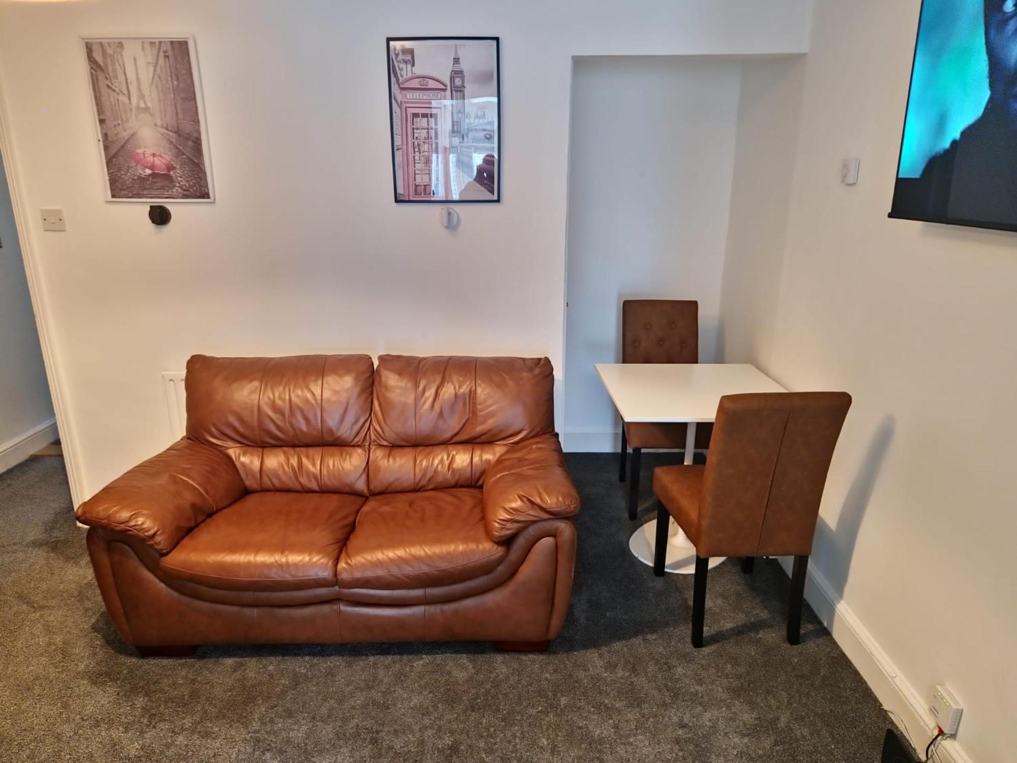 Gillingham Villa 4 Bedroom Free Sports Channels Exterior photo